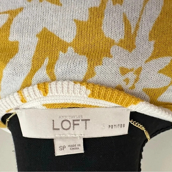 LOFT ~ Women’s long sleeve yellow and white lightweight cardigan size SP - Picture 3 of 8